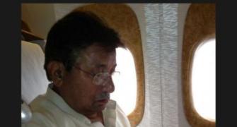 Musharraf returns to Pakistan despite death threat