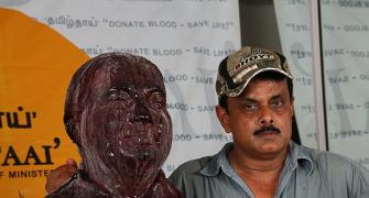 The man who made Jayalalithaa's sculpture in BLOOD
