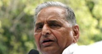 Govt briefs Mulayam over Chinese incursion issue