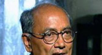 Digvijaya's dare to SC is part of Cong gameplan to save PM