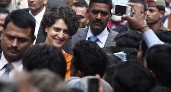 Priyanka attends Congress meet with Rahul, creates a flutter