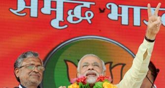 Modi faces terror threat but no change in campaign plans