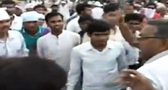 Asaram's supporters go berserk, attack media, cops in Raipur