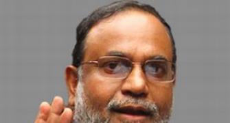 Bangladesh hangs top Jamaat-e-Islami leader for 1971 war crimes