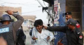 Pakistani police nab 8 members of Al Qaeda 'suicide squad'