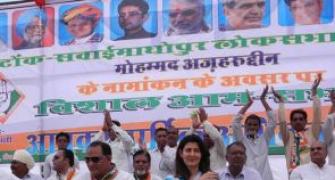 Sangeeta Bijlani campaigns for Azharuddin in Tonk-Sawai Madhopur