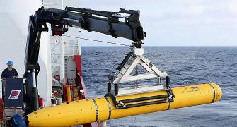Robotic sub ends third search for Malaysian plane