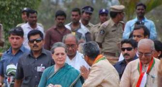 TRS played opportunistic politics over Telangana: Sonia