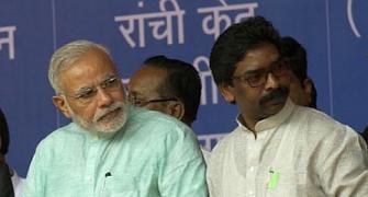 Now it's Jharkhand CM's turn to be booed on-stage in Modi's presence