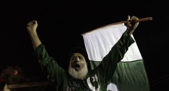 Untiring protesters continue agitation, demand Pak PM's resignation