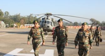 Army chief visits forward areas in Jammu