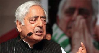 Mufti lauds Modi's initiative 'to reach out to his Pakistan