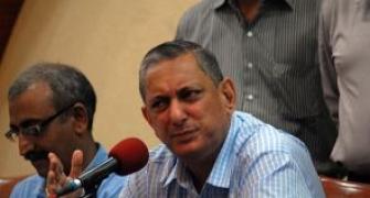 Maharashtra govt defends Rakesh Maria's appointment; dissent grows