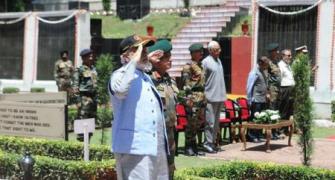 PM pays tribute to Army martyrs in Kashmir