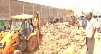 11 dead as compound wall collapses in Tamil Nadu