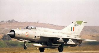 India scrambles fighter jets as aircraft entering via Pak spark alert