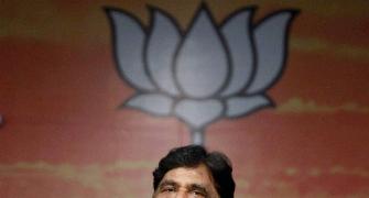 Minister Gopinath Munde killed in road accident