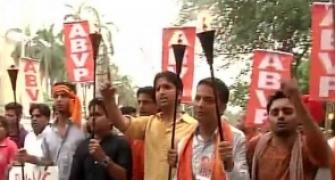 Student bodies protest against FYUP outside VC residence