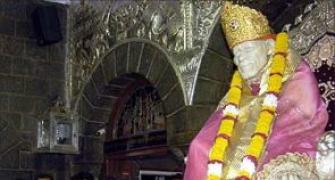 Sai Baba just a 'Muslim fakir', can't be worshipped: Shankaracharya