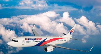 Malaysian PM calls Manmohan over missing MH370