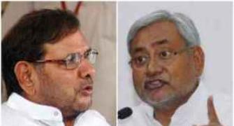 Sharad Yadav embarrasses Nitish Kumar!