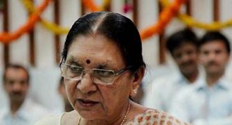 Anandiben takes oath as Gujarat chief minister