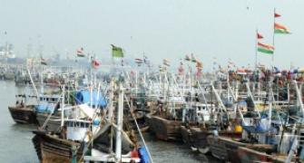 Pakistan, Sri Lanka free jailed Indian fishermen before Modi's oath