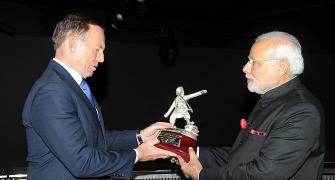 Modi presents Sikh battalion's prized trophy to Abbott at War Memorial