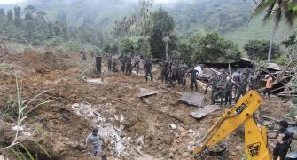 More than 100 buried alive in Sri Lanka landslide