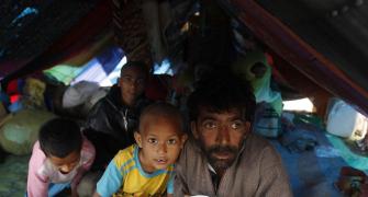 No kapda aur roti: Kashmir residents face acute shortage of food, medicines
