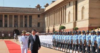 Prez Xi Jinping receives guard of honour at Rashtrapati Bhavan