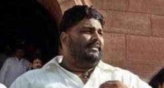 Did Pappu Yadav behave rudely with an airhostess?
