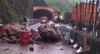 Another major landslide at Mumbai-Pune Expressway