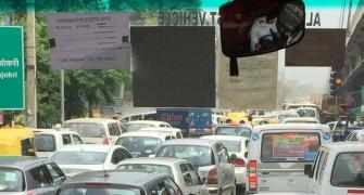 Massive traffic snarl in Delhi due to NH-8 congestion