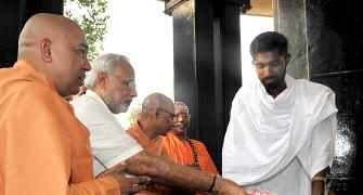 PM visits Sivagiri mutt; pays tribute to Narayana Guru