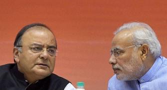 PM backs Jaitley, says he will come through with flying colours