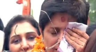 'Tough cop' Bedi gets emotional, breaks down during rally