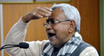 Nitish stakes claim to form Bihar govt, parades 130 MLAs