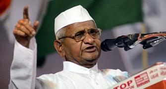 Govt 'misleading' people on Land Act: Hazare