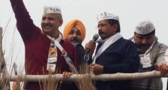 Kejriwal gets 2nd notice for 'take bribe from others, vote for AAP' remark