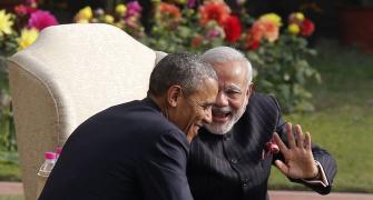 Chai pe charcha, hugs & more: Obama's day out in Delhi