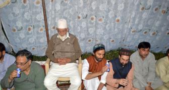 Iftar party brings top Kashmiri separatists together