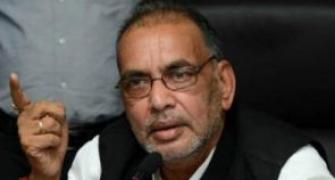 Farmer suicides due to love affairs, impotency, says Union minister. BOO him
