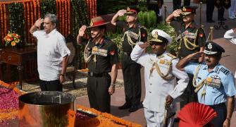 On Kargil Vijay Diwas, nation salutes its fallen heroes