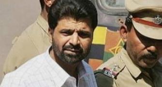 Supreme Court bench split over Yakub Memon's plea, refers it to CJI