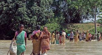 Heavy rains lash Odisha, Bengal as Cyclone Komen nears