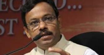 Now, Maharashtra education minister in 'bogus' degree row