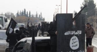 In a first, Islamic State beheads 2 women