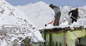Afghanistan: 'Worst avalanche in 30 years' claims 250 lives