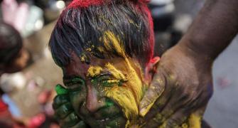  India celebrates Holi in 'oneness and harmony'